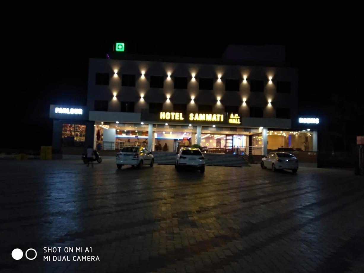 Hotel Sammati Kheda Экстерьер фото